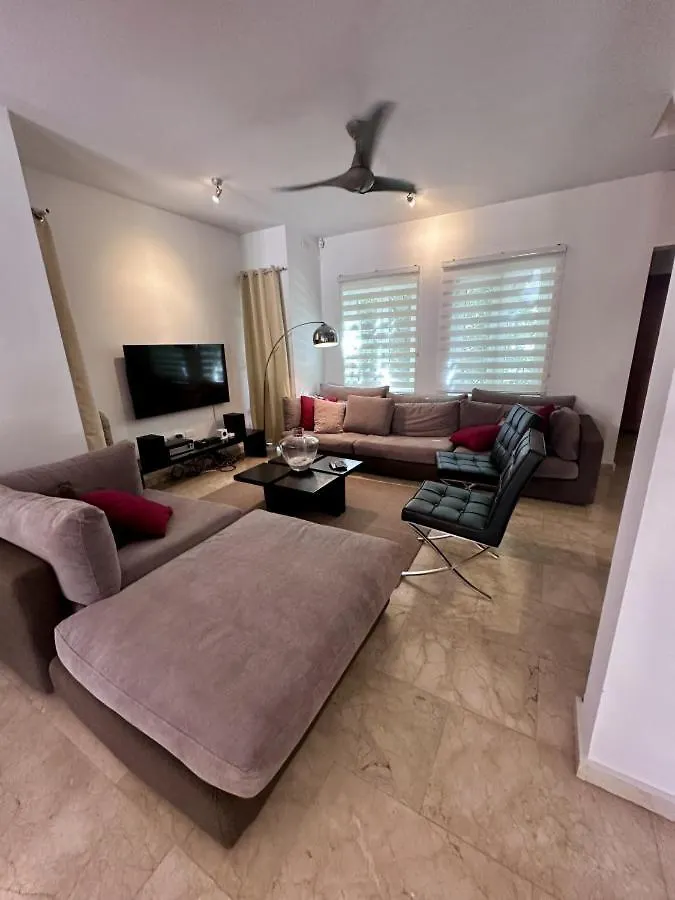 Villa And Pool Walk To Palm Beach Ideal For Groups