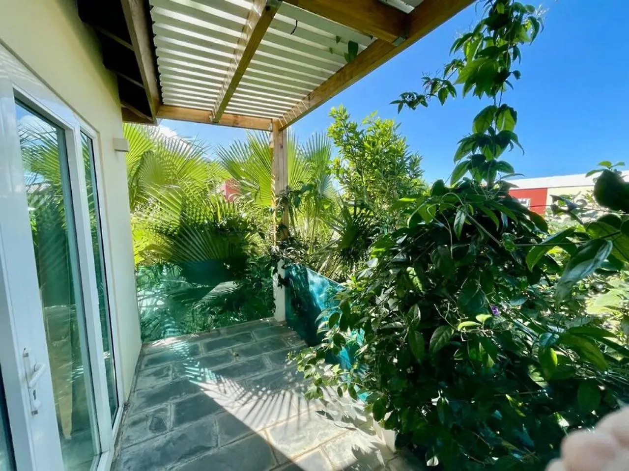 Villa And Pool Walk To Palm Beach Ideal For Groups