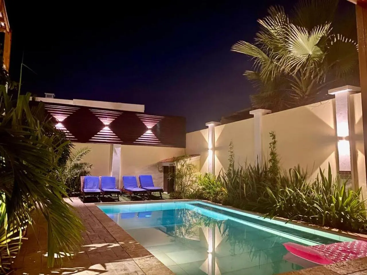 Villa And Pool Walk To Palm Beach Ideal For Groups 0*,